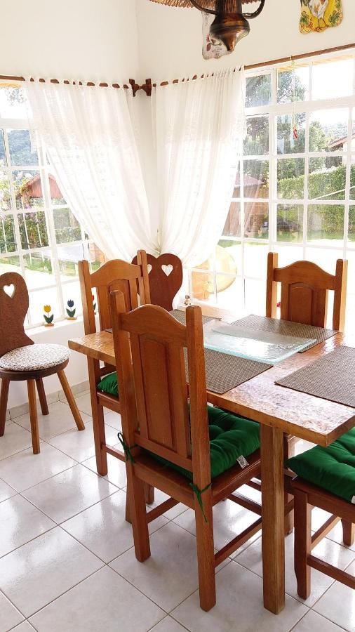 Casa Das Glicinias Perto Do Centro Villa Monte Verde  Eksteriør bilde
